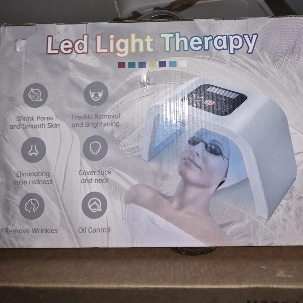 LED Face Mask Light Therapy Device - Picture 2 of 4